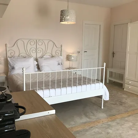 Anixi Lounge Hotel